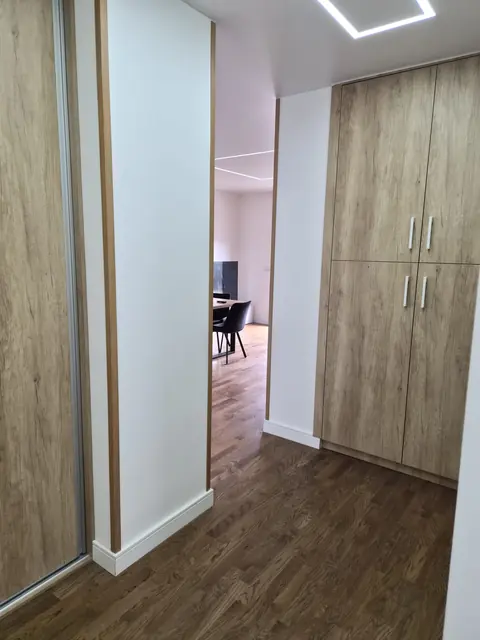 Ugradni plakar u hodniku